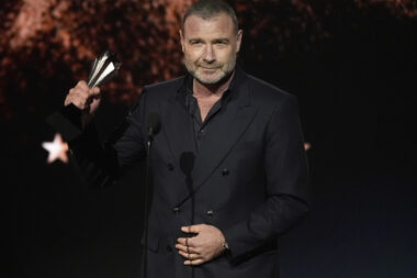 Liev Schreiber, star de "Ray Donovan", hospitalisé en urgence à New York après de fortes douleurs à la tête