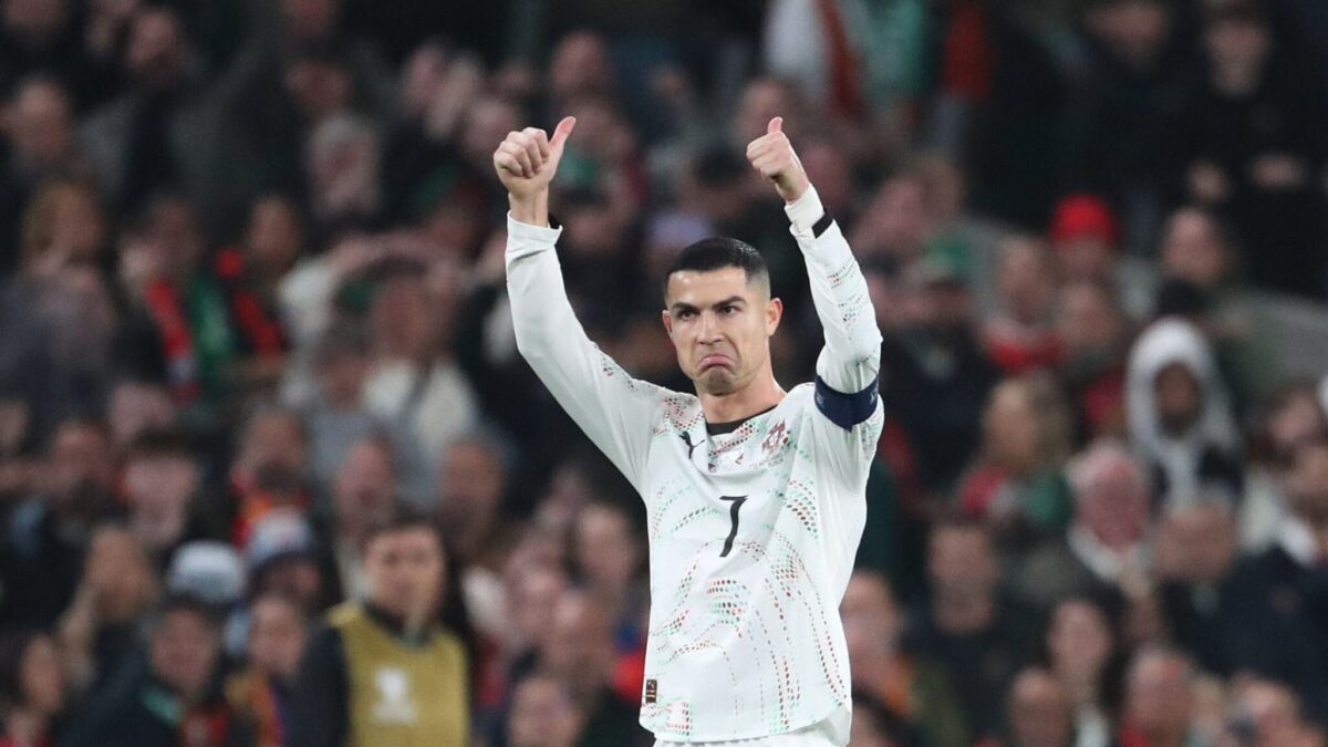 FOOT - Cristiano Ronaldo se prépare pour sa sixième Coupe du Monde après la qualification du Portugal. (AP)