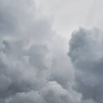 Douceur, grisaille et fortes pluies au sud-est ce dimanche