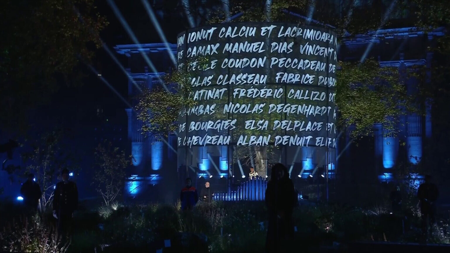 Commémoration du 13 novembre : le nom des victimes a été prononcé au cours d’une cérémonie bouleversante. (AP)