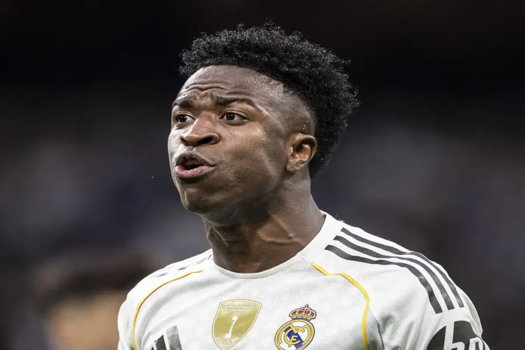 Coup de tonnerre au Real Madrid : Vinícius Jr pose un ultimatum et refuse de prolonger
