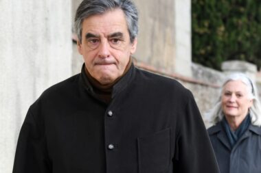François Fillon appelle Emmanuel Macron à démissionner et dénonce le « déni démocratique » du front républicain