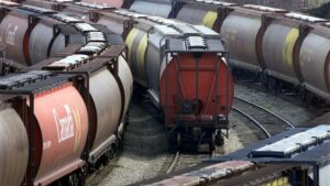 États-Unis : un déraillement d'un train entraîne une fuite de soufre 