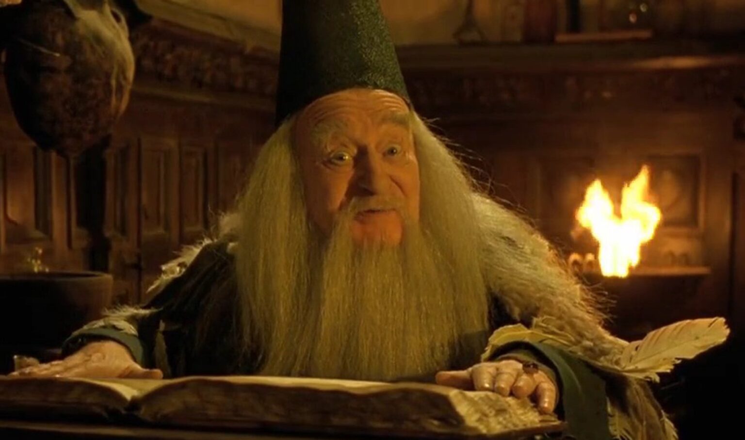 Pierre Vial, inoubliable mage Eusæbius dans "Les Visiteurs", est mort à 97 ans. (DR)