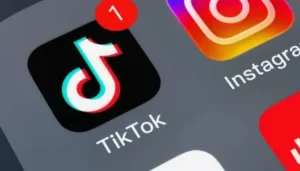 Accès des mineurs aux réseaux sociaux, le gouvernement accélère le calendrier législatif