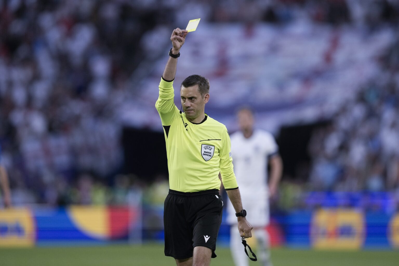 Ligue 1 : Réunion entre clubs et arbitres ce lundi après un week-end chaotique. (AP)