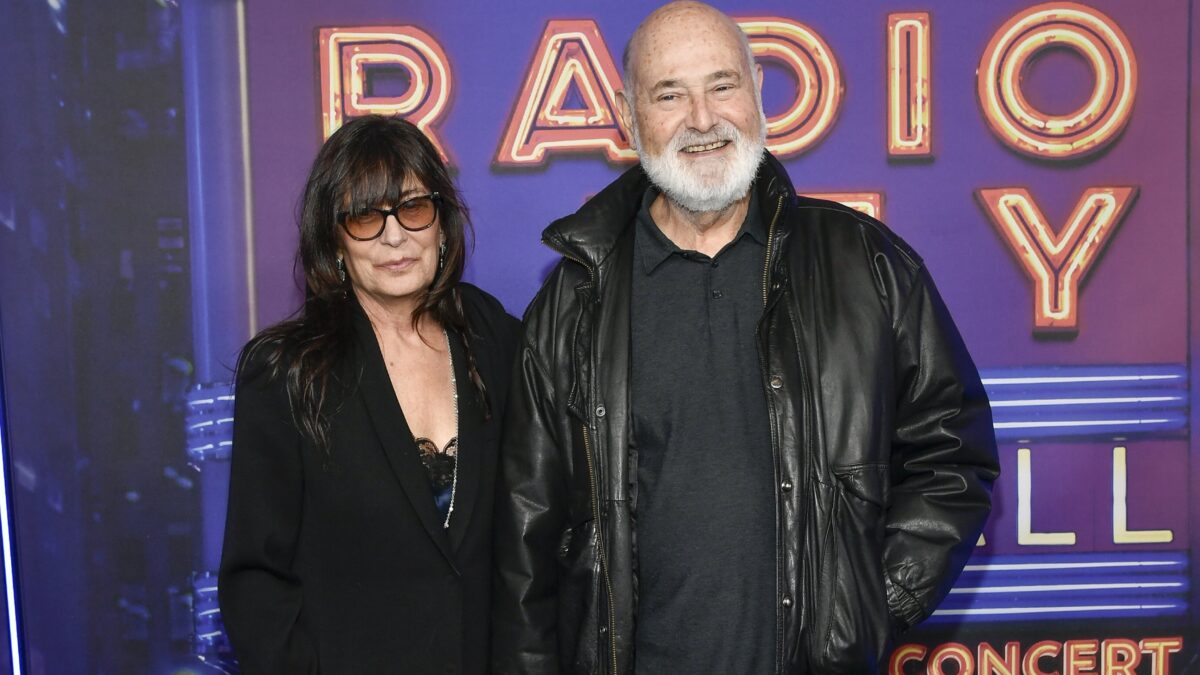 Los Angeles : le réalisateurs Rob Reiner et son épouse retrouvés morts poignardés à leur domicile. Le fils du couple au cœur de l'enquête. (AP)