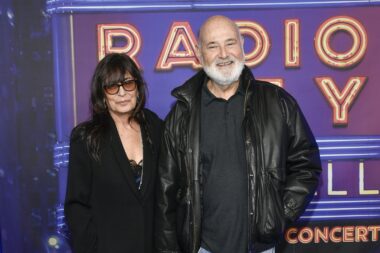 Los Angeles : le réalisateurs Rob Reiner et son épouse retrouvés morts poignardés à leur domicile. Le fils du couple au cœur de l'enquête