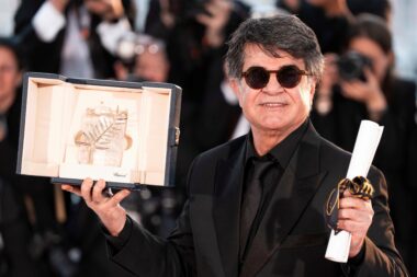 Jafar Panahi, Palme d'Or à Cannes, condamné à un an de prison par contumace en Iran