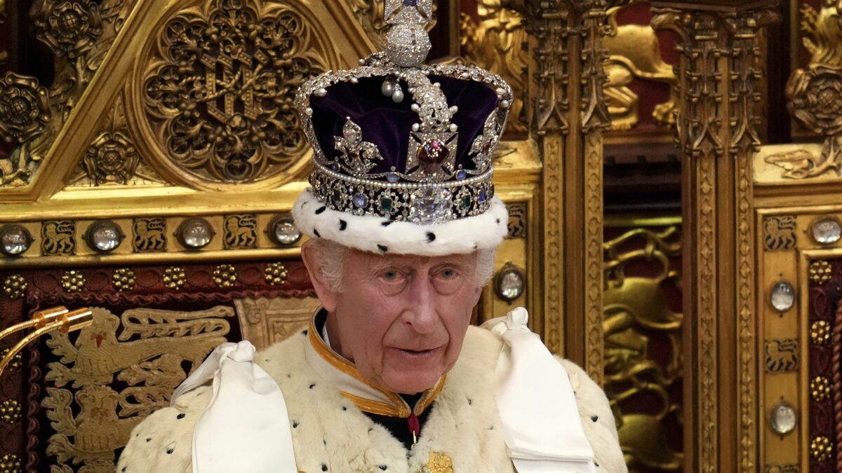 Charles III évoque son cancer: "Mon traitement pourra être allégé l’an prochain." (AP)