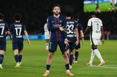 Ligue 1 - Le PSG surclasse Rennes 5-0 et reste au contact de Lens