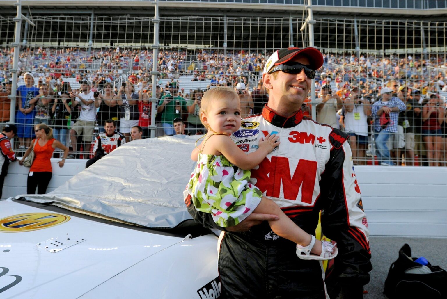 Greg Biffle, ancien pilote de NASCAR, se tue avec sa femme et ses enfants dans un crash en Caroline du Nord. (AP)