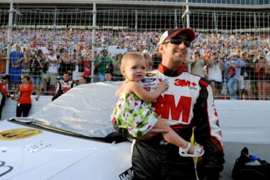 Greg Biffle, ancien pilote de NASCAR, se tue avec sa femme et ses enfants dans un crash en Caroline du Nord. (AP)