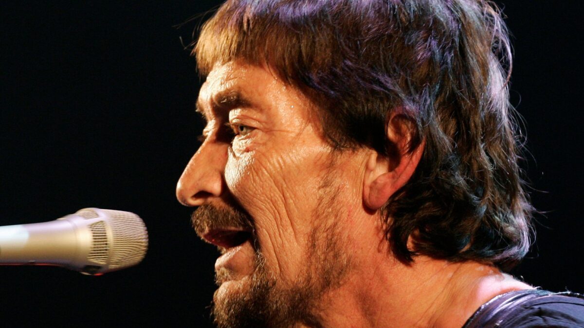 Décès du chanteur britannique Chris Rea à 74 ans. Il était notamment connu pour ton tube de Noël "Driving Home for Christmas" (AP)