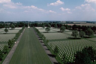 Aux Pays-Bas, le retrait de panneaux honorant des soldats noirs américains d’un cimetière de la Seconde Guerre mondiale suscite une vive indignation