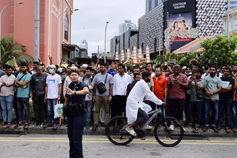 Bangladesh en ébullition après la mort d’un leader étudiant à l’approche des élections (AP)