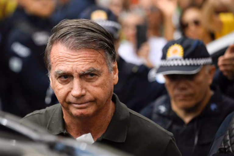 Brésil - Jair Bolsonaro opéré pour traiter un hoquet persistant (AP)