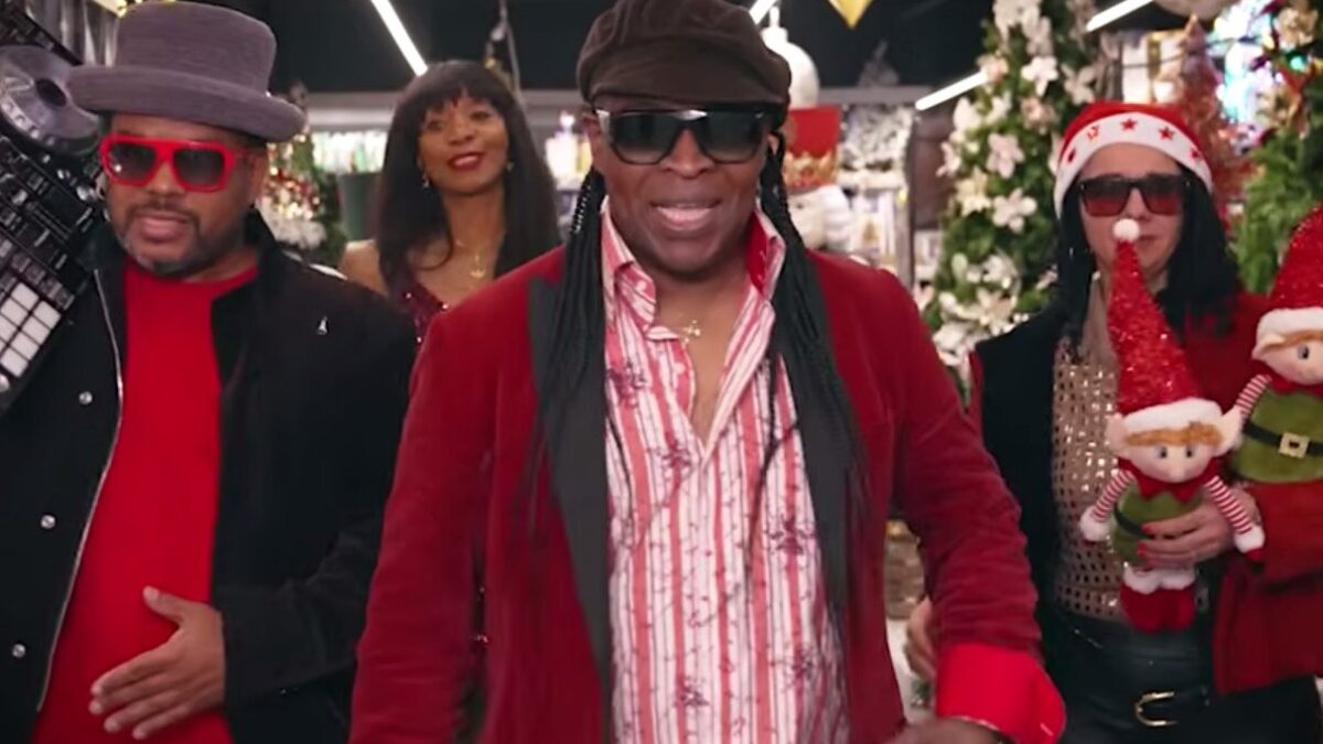 Billy Obam illumine Noël avec "Super Noël", un clip décalé et joyeux né d'une discussion avec Cyril Hanouna. (Billy Obam)