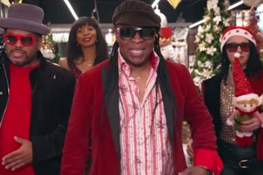 VIDÉO - Billy Obam illumine Noël avec "Super Noël", un clip décalé et joyeux né d'une discussion avec Cyril Hanouna