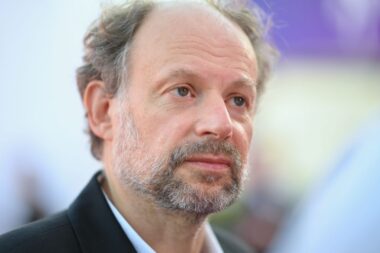 Denis Podalydès incarne François Mitterrand dans une mini‑série intime sur France 2