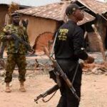 Des hommes armés enlèvent 13 fidèles lors d’une attaque contre une église du centre du Nigeria