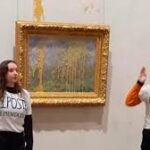 Des militants écologistes relaxés après avoir aspergé de peinture la vitre d’un Monet