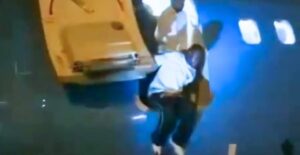 Des passagers contraints de sauter d’un avion d’Air Congo faute d’escalier 