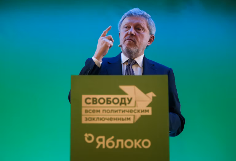 En Russie, un parti d’opposition favorable à un cessez-le-feu en Ukraine promet de poursuivre sa campagne malgré la répression (AP)