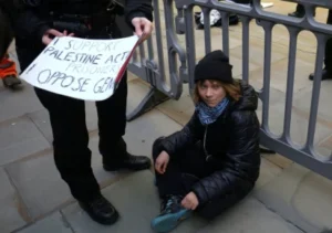 Greta Thunberg arrêtée à Londres lors d’une manifestation pro-palestinienne, sous le régime antiterroriste
