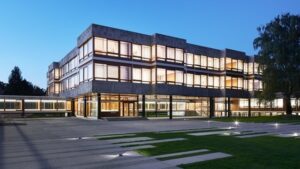 L’Allemagne inculpe un ancien agent syrien présumé pour meurtres dans une prison du régime Assad