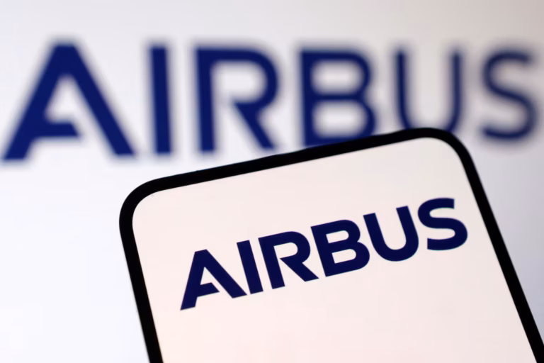 Airbus dépasse les attentes en 2025 avec près de 800 livraisons et un carnet de commandes historique (AP)