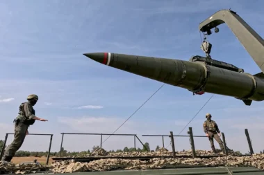 La Russie annonce l’entrée en service actif de ses missiles nucléaires Oreshnik