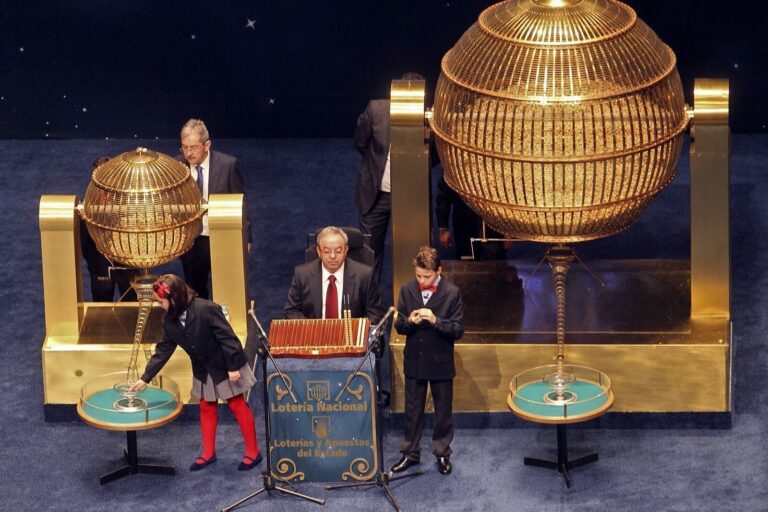 La loterie de Noël espagnole apporte un souffle de joie à León, frappée par les incendies