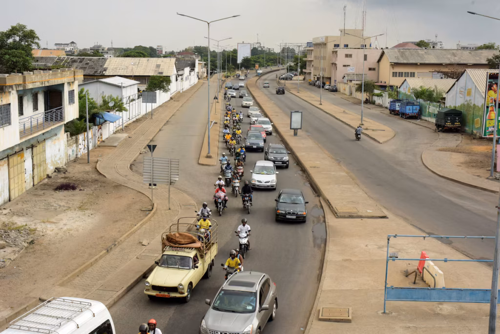 Le Bénin affirme que le chef présumé du coup d’État manqué a trouvé refuge au Togo et exige son extradition (AP)