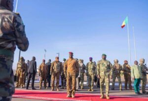 Le Mali et le Burkina Faso annoncent une interdiction réciproque de voyager pour les citoyens américains