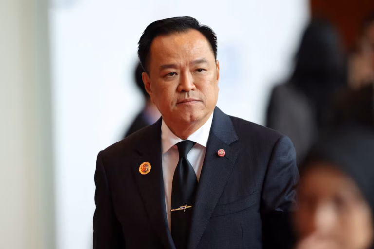 Le Premier ministre thaïlandais entreprend de dissoudre le Parlement, ouvrant la voie à des élections (AP)