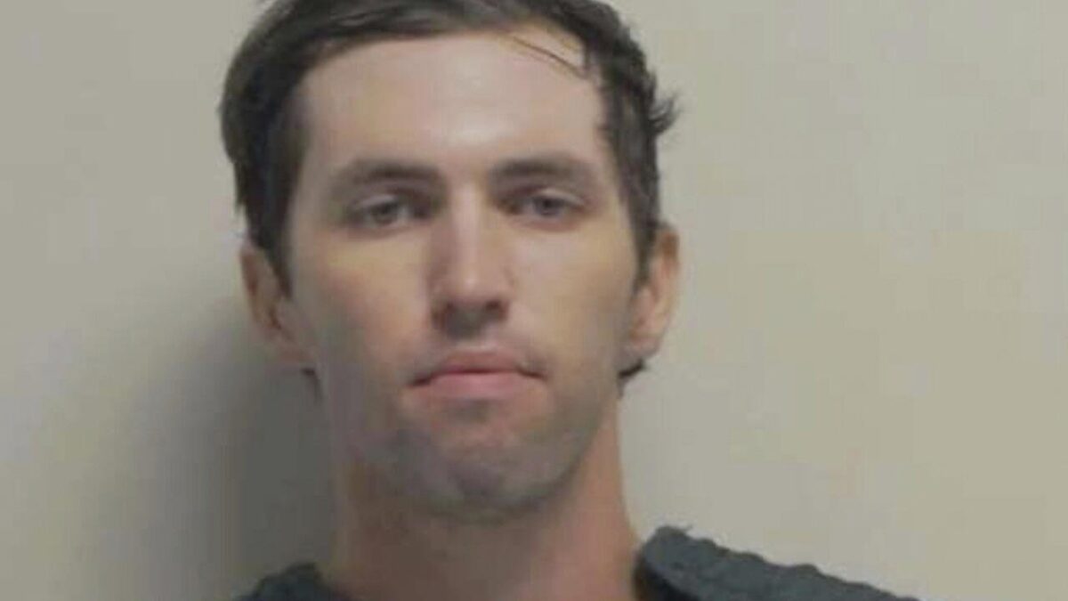 Le suspect du meurtre de Charlie Kirk comparaît devant le tribunal tandis que le juge examine l’accès des médias