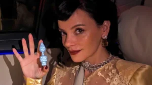 Lily Allen sort son album sur une clé USB en forme de plug anal