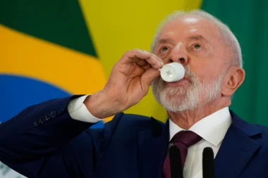 Lula espère une signature en janvier de l’accord commercial UE-Mercosur malgré les résistances européennes
