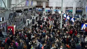 Paris : la gare de Lyon partiellement évacuée après l’explosion d’une bouteille d’eau gazeuse dans un bagage