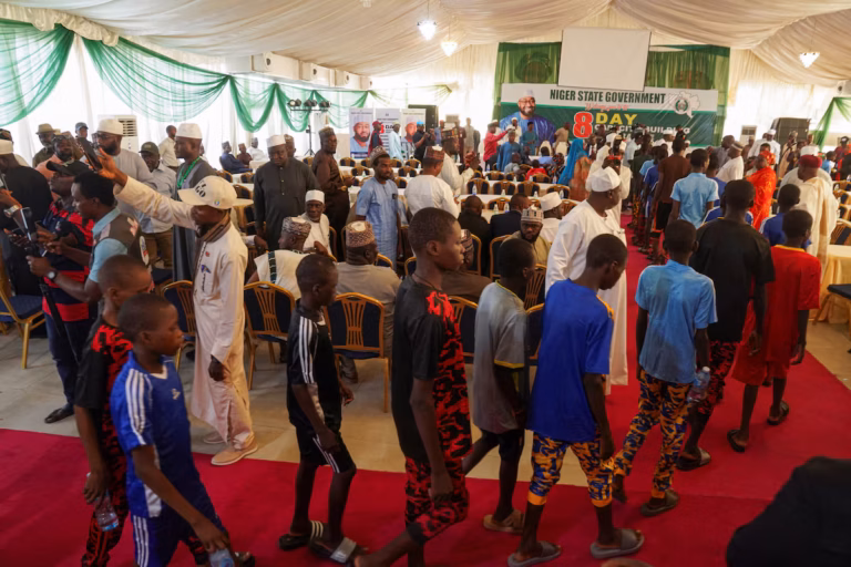 Nigeria - des écoliers secourus après un enlèvement de masse vont retrouver leurs familles (AP)