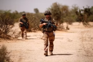 Plus de GPS pour suivre les soldats sur le terrain - c’est français et c’est une révolution