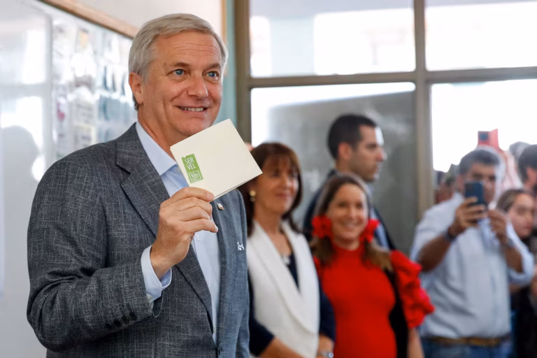 Qui est José Antonio Kast, le favori de l'extrême droite à la présidence du Chili ?