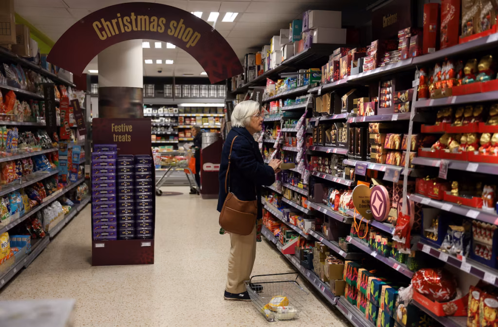 Royaume-Uni - les consommateurs freinent leurs dépenses à l’approche du budget (AP)
