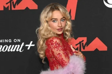 Sabrina Carpenter condamne l’usage d’un de ses titres par la Maison-Blanche dans une vidéo pro-Trump