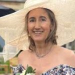 Sophie Kinsella, reine de la comédie romantique, s’éteint à 55 ans