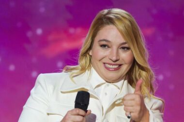 Téléthon 2025 - Santa fait un don inédit de 99 999 euros pour la recherche