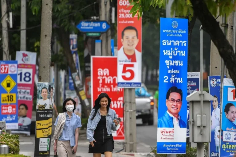 Thaïlande - les partis politiques désignent leurs candidats au poste de Premier ministre avant les élections de février