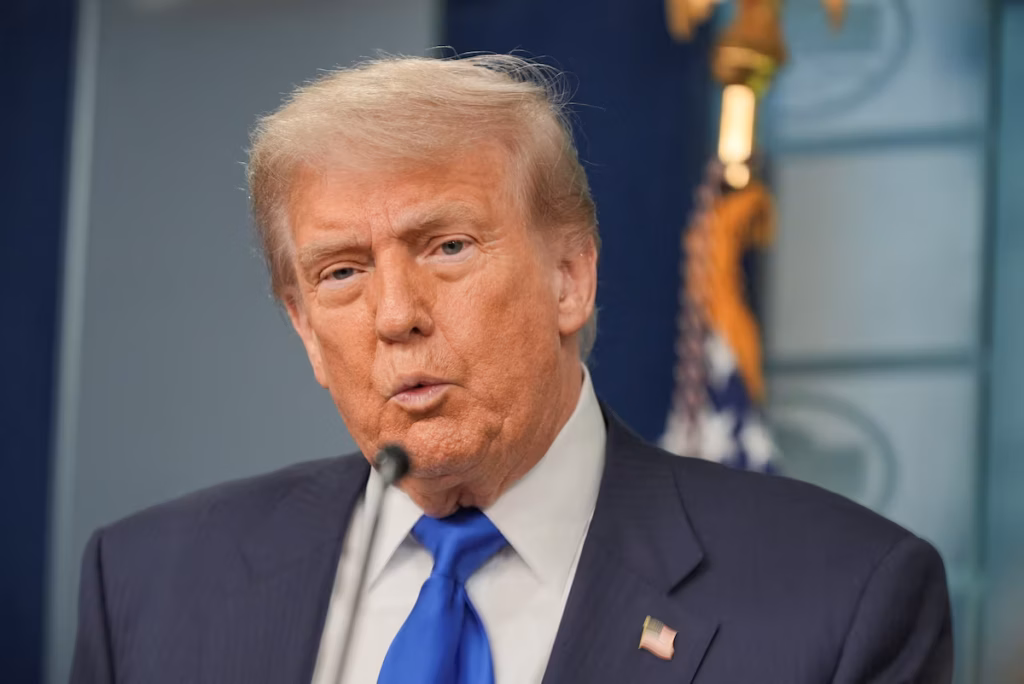 Trump qualifie le fentanyl d’« arme de destruction massive » et durcit la guerre contre la drogue (AP)