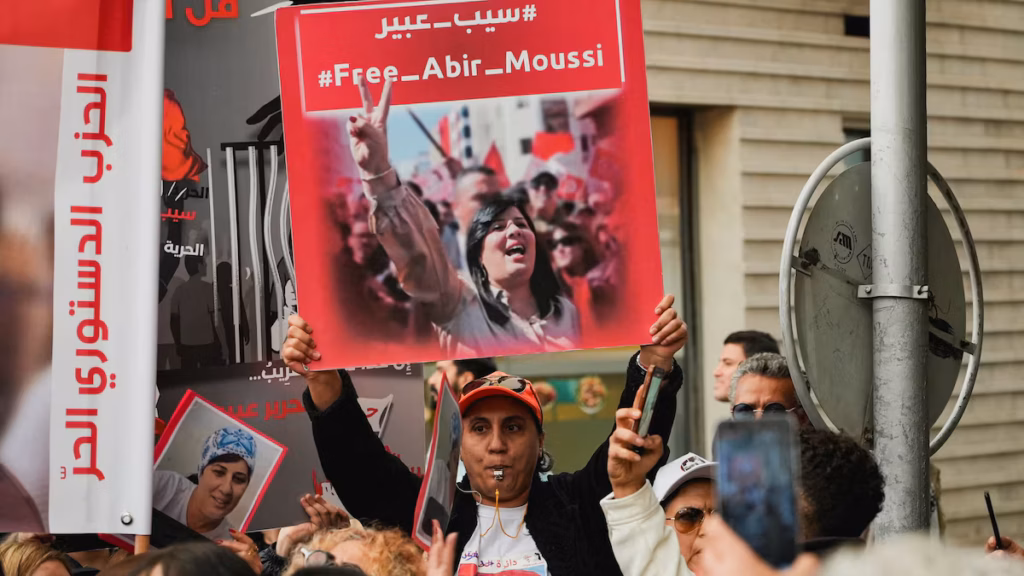 Tunisie : l’opposition affiche une unité rare dans la rue contre le pouvoir de Kaïs Saïed